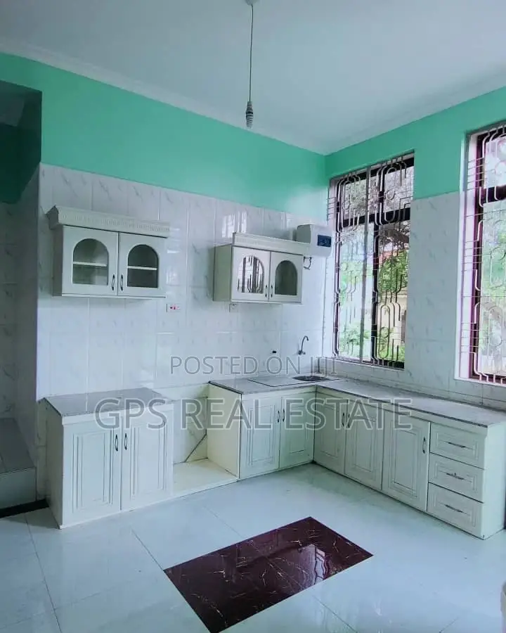 3bdrm House in Mbezi Beach Africana, Kinondoni for sale