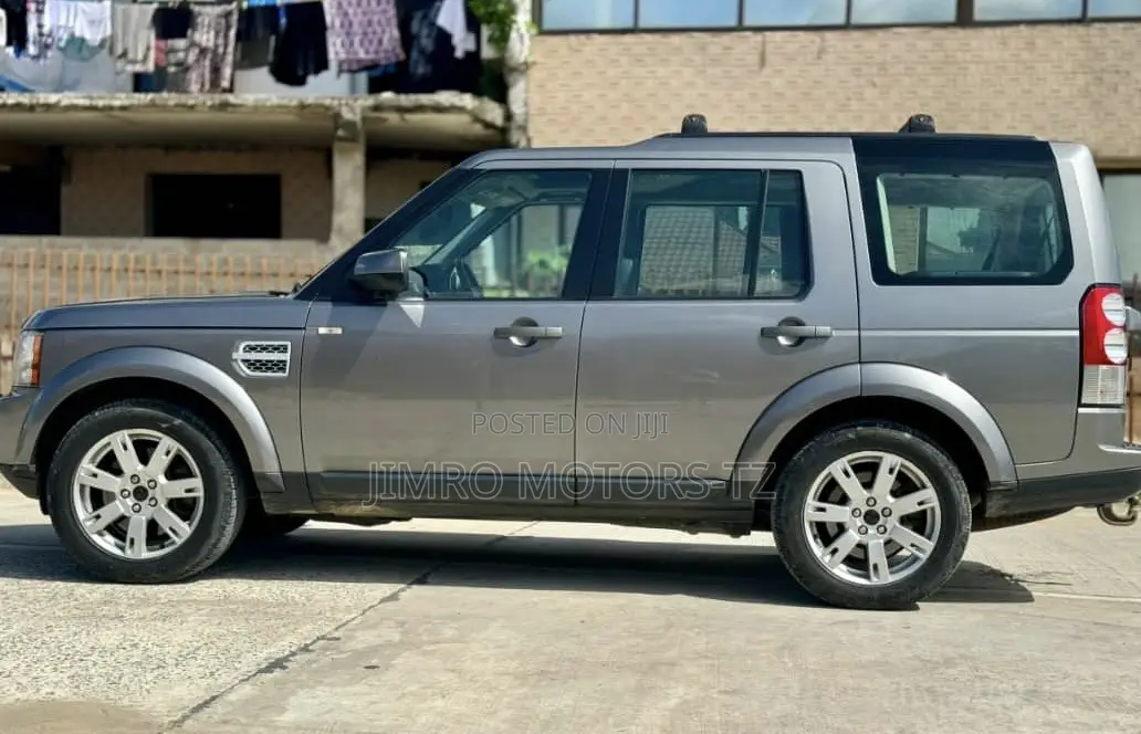 Land Rover Discovery 2010 Gray