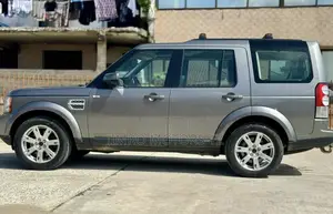Land Rover Discovery 2010 Gray