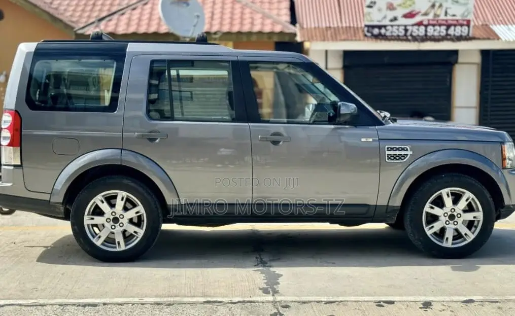 Land Rover Discovery 2010 Gray