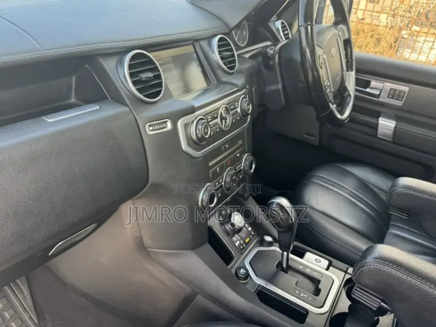 Land Rover Discovery 2010 Gray