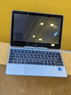 Laptop HP EliteBook Revolve 810 G3 Tablet 8GB Intel Core I5 SSD 256GB
