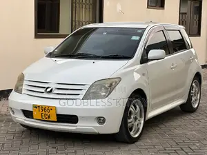 Toyota IST 2006 White