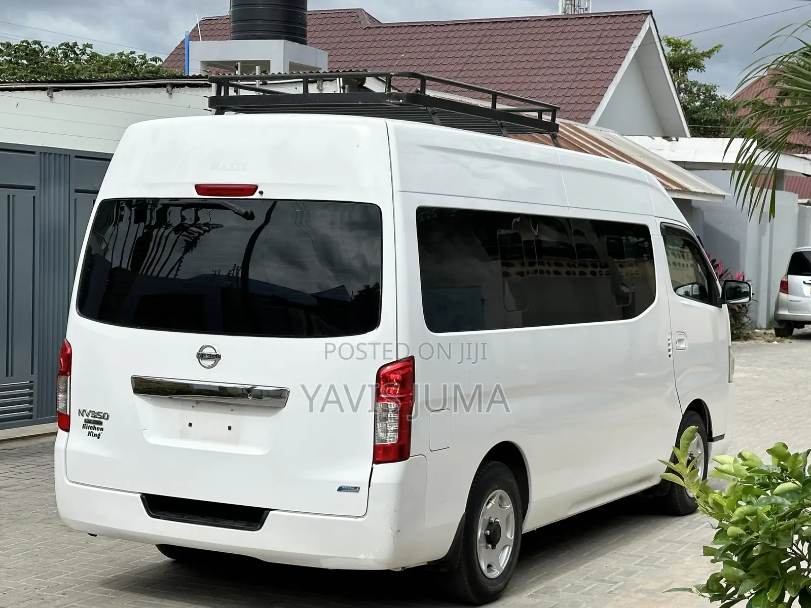 Nissan Caravan (Urvan) 2014 White