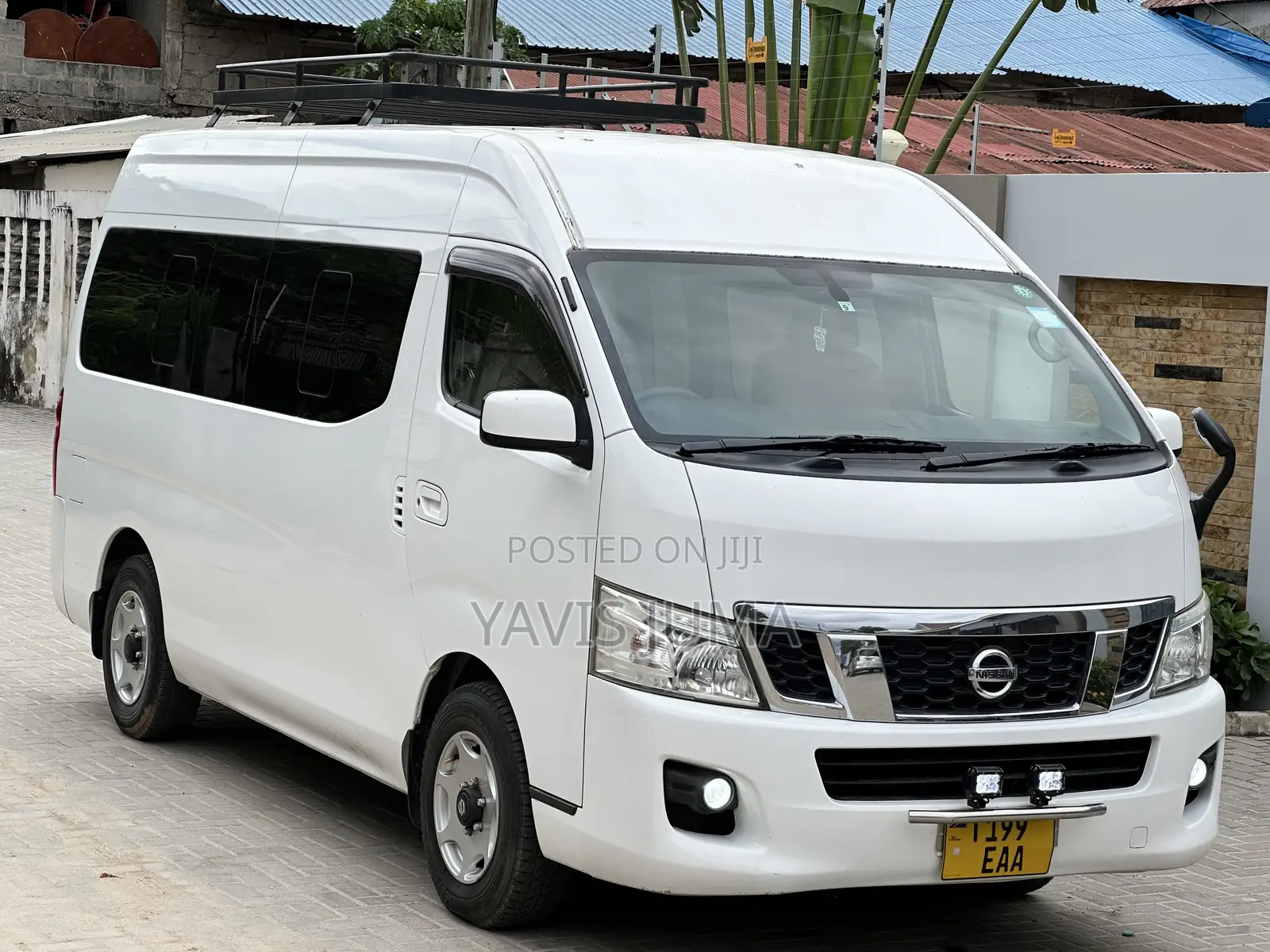 Nissan Caravan (Urvan) 2014 White
