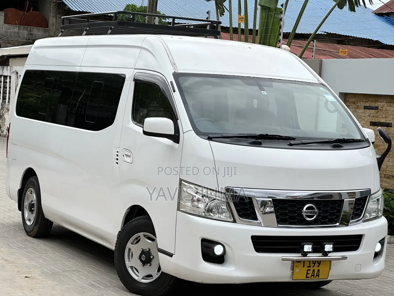 Nissan Caravan (Urvan) 2014 White