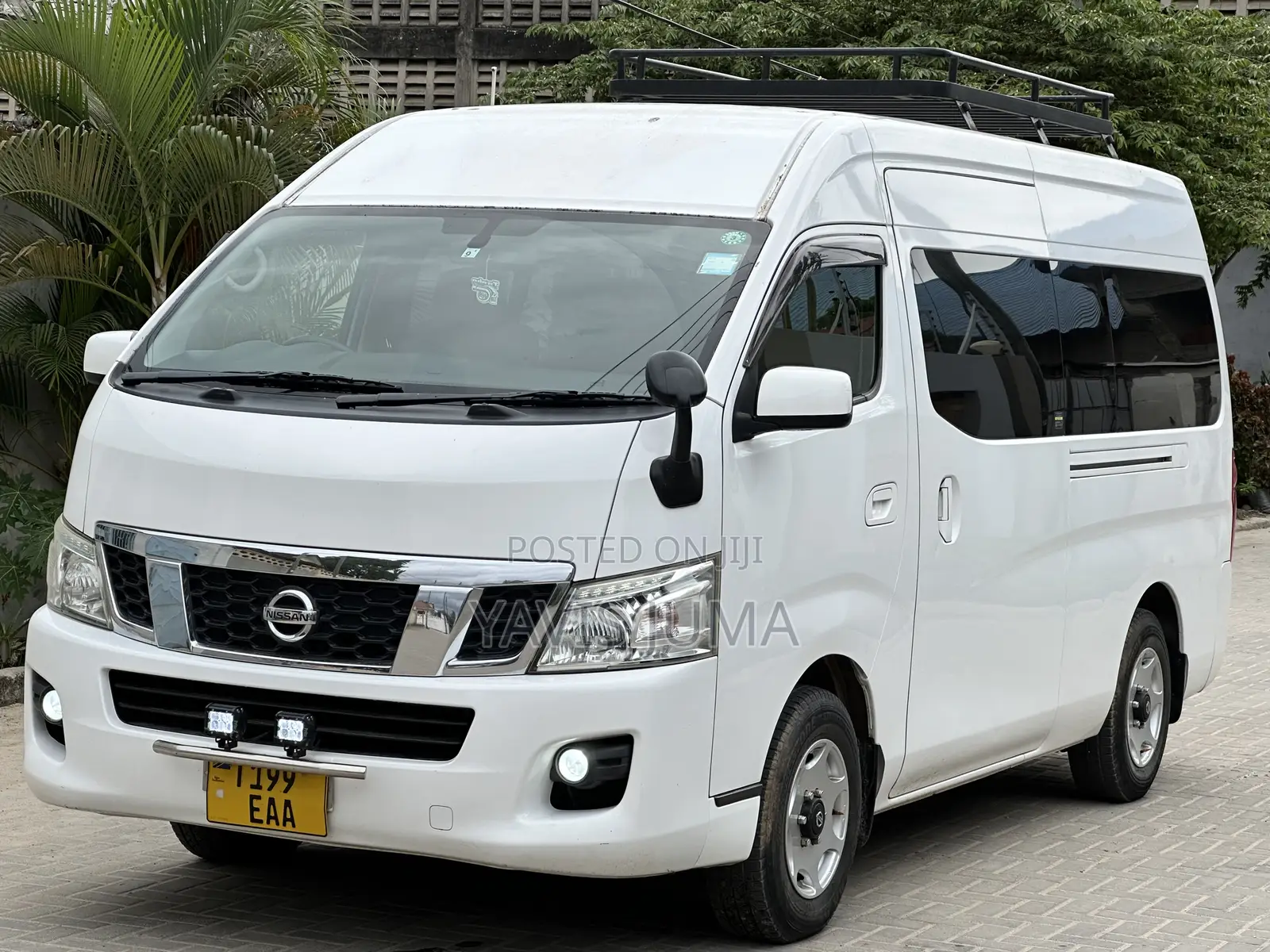 Nissan Caravan (Urvan) 2014 White