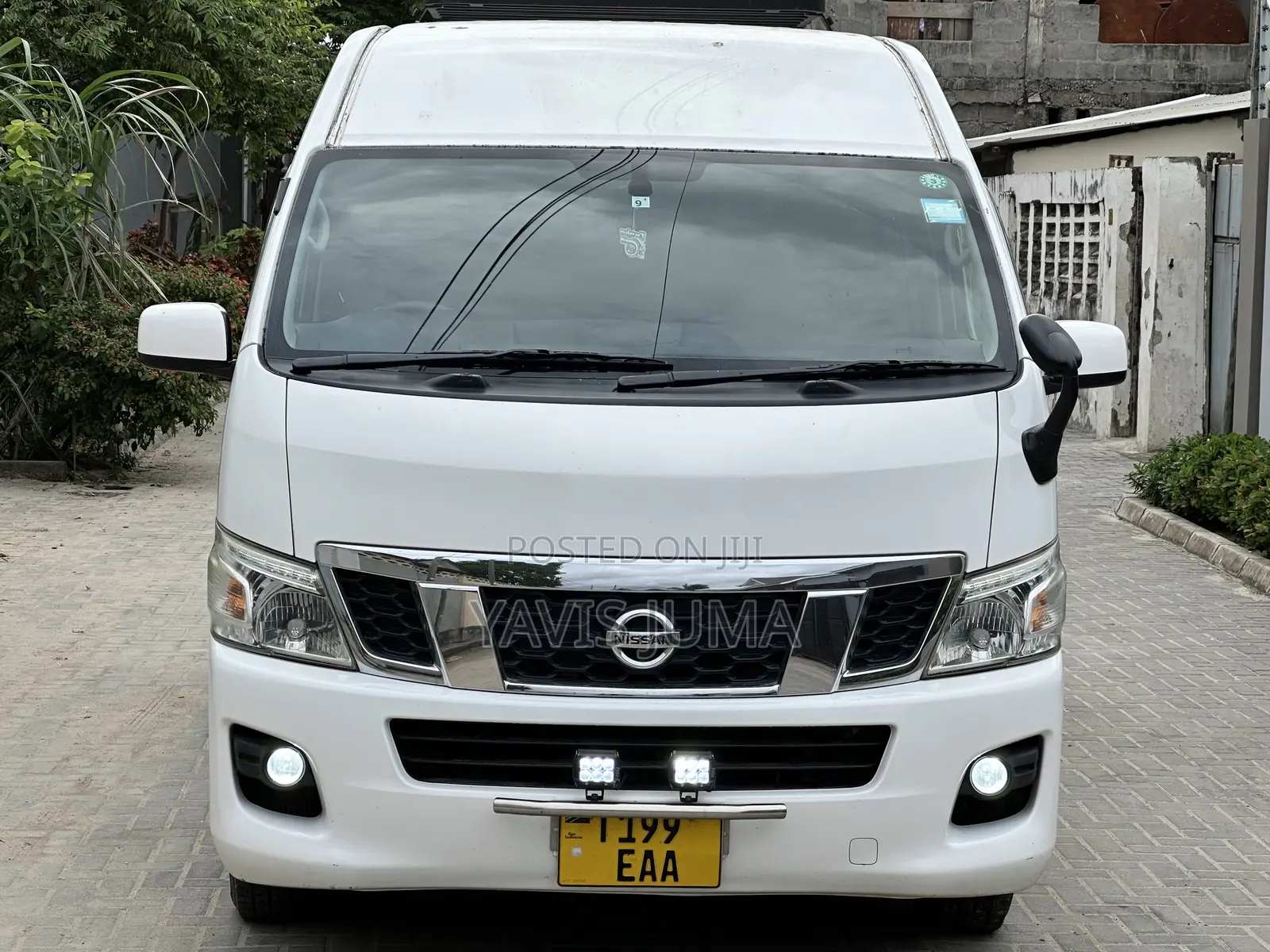 Nissan Caravan (Urvan) 2014 White