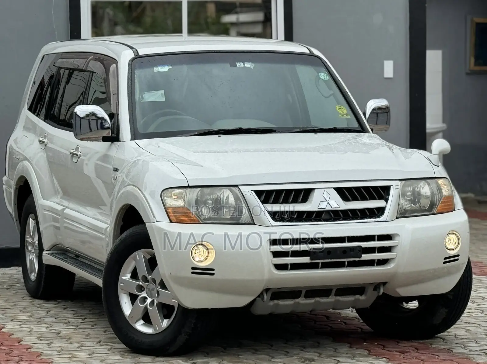 Mitsubishi Pajero 2005 White