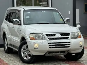 Mitsubishi Pajero 2005 White