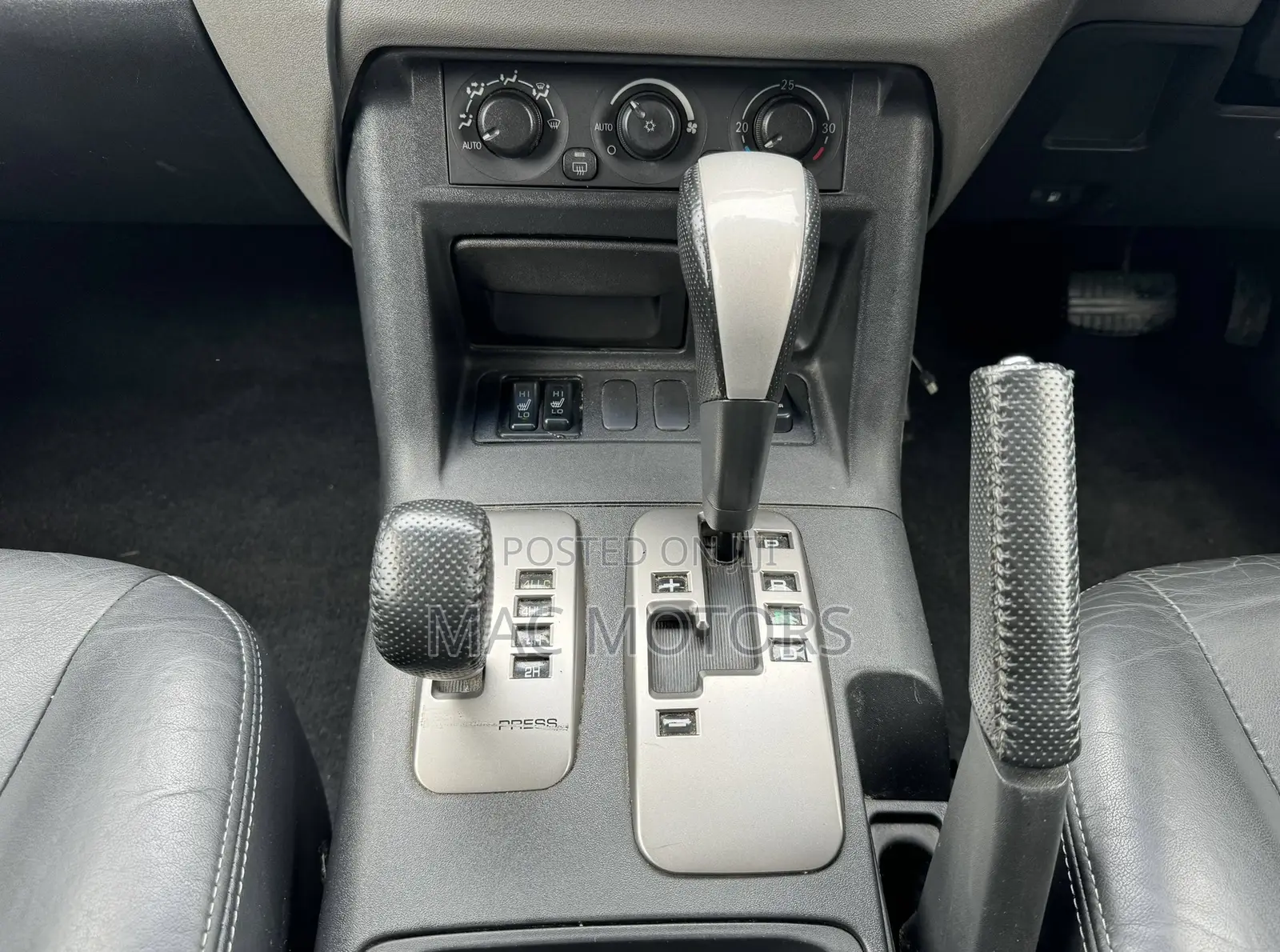 Mitsubishi Pajero 2005 White