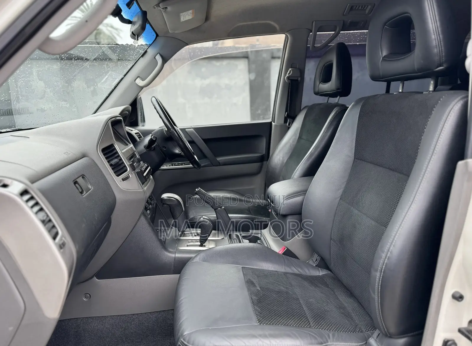 Mitsubishi Pajero 2005 White