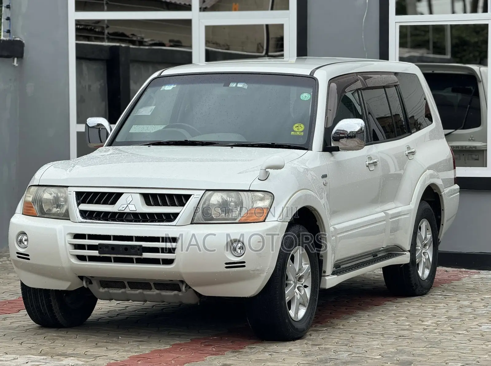 Mitsubishi Pajero 2005 White