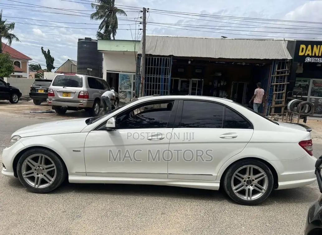 Mercedes-Benz C-Class 2010 White