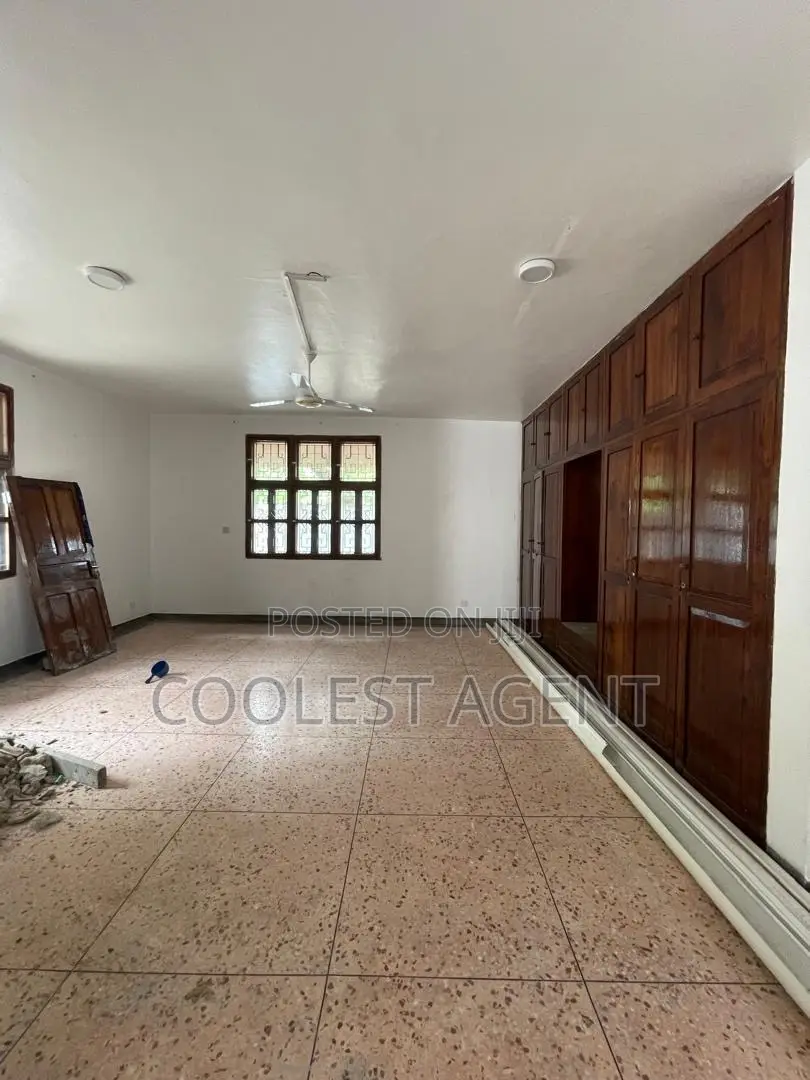 8bdrm Bungalow in Masaki, Kinondoni for rent