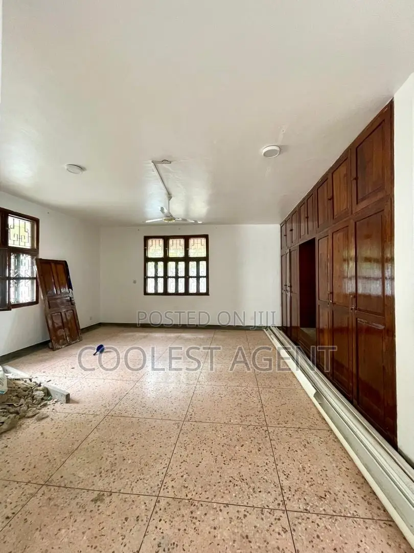 8bdrm Bungalow in Masaki, Kinondoni for rent