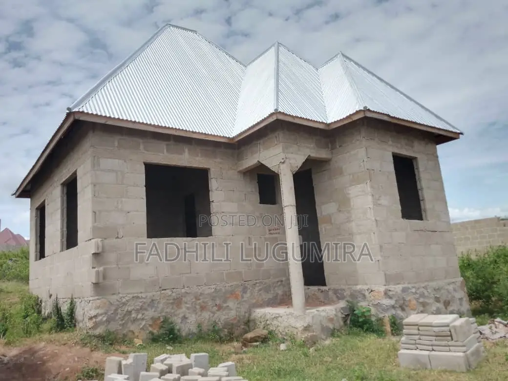 3bdrm House in Kanyama, Nyamongoro for sale