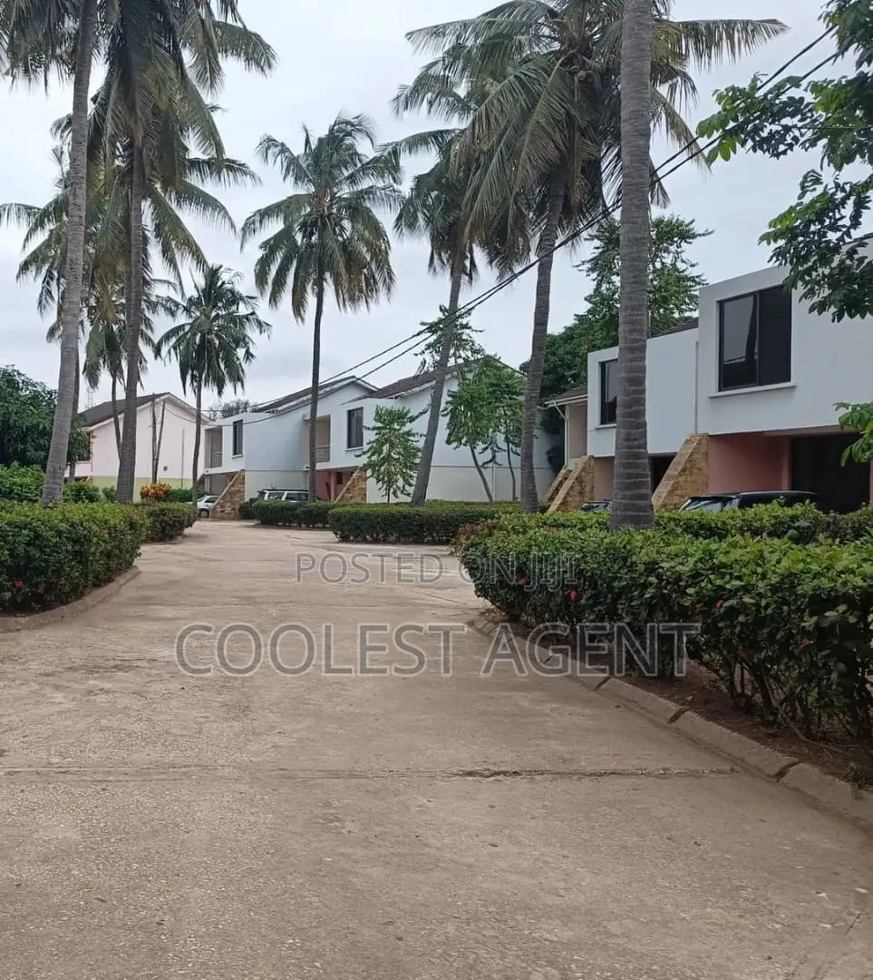Furnished 3bdrm Villa in Mbezibeach, Kinondoni for rent