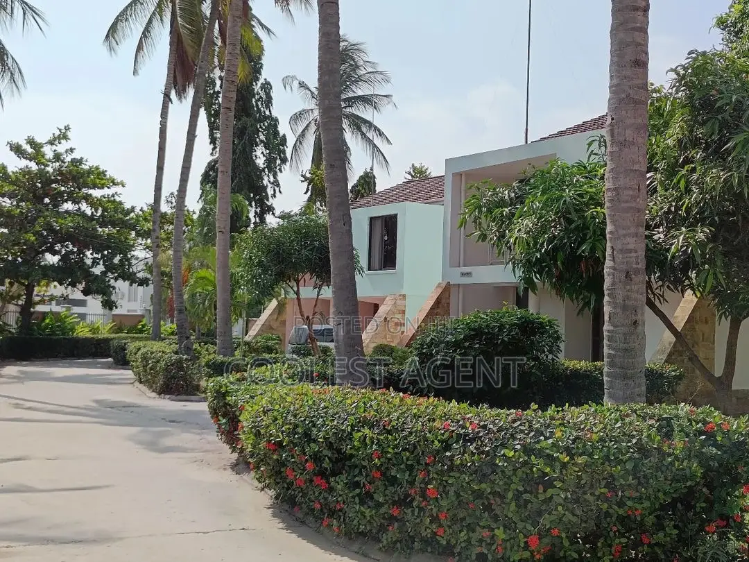 Furnished 3bdrm Villa in Mbezibeach, Kinondoni for rent