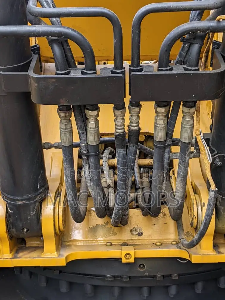 Excavator 320D E