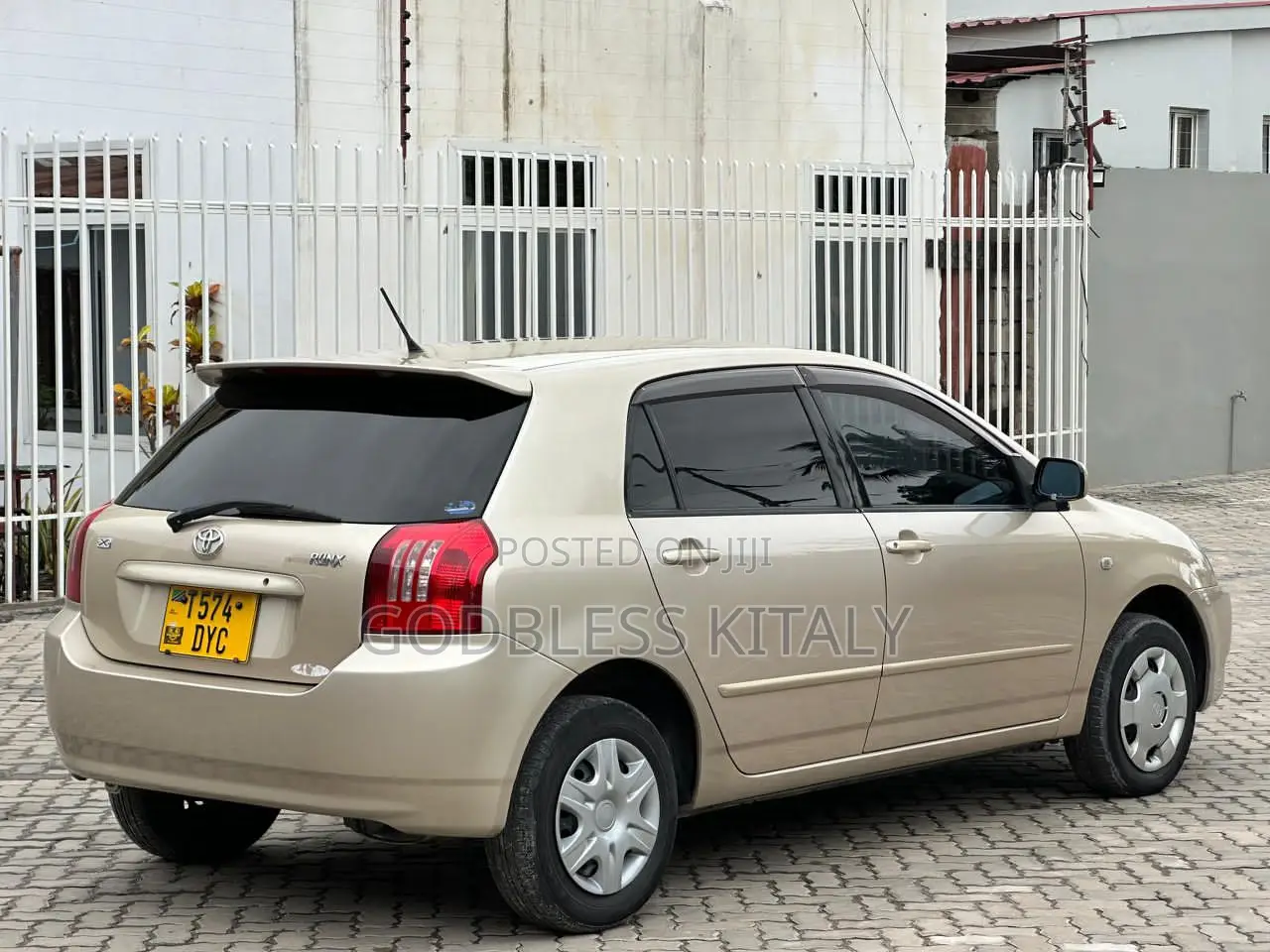 Toyota Corolla RunX 2004 Gold