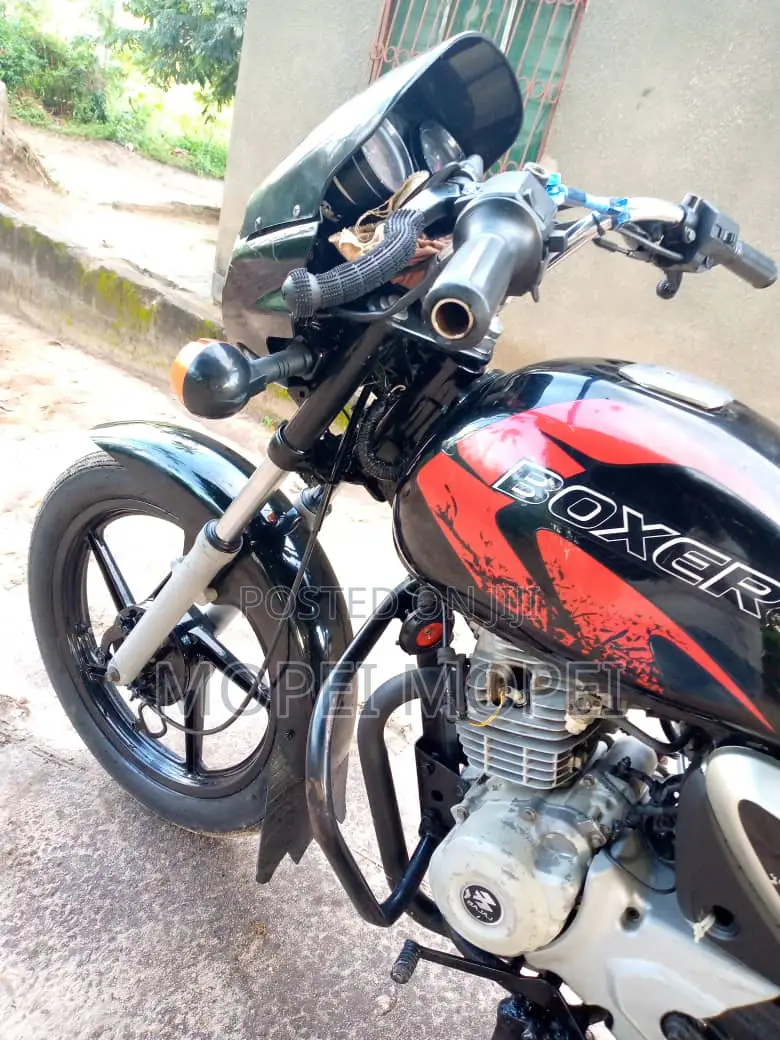 Bajaj Boxer X125 2021 Black