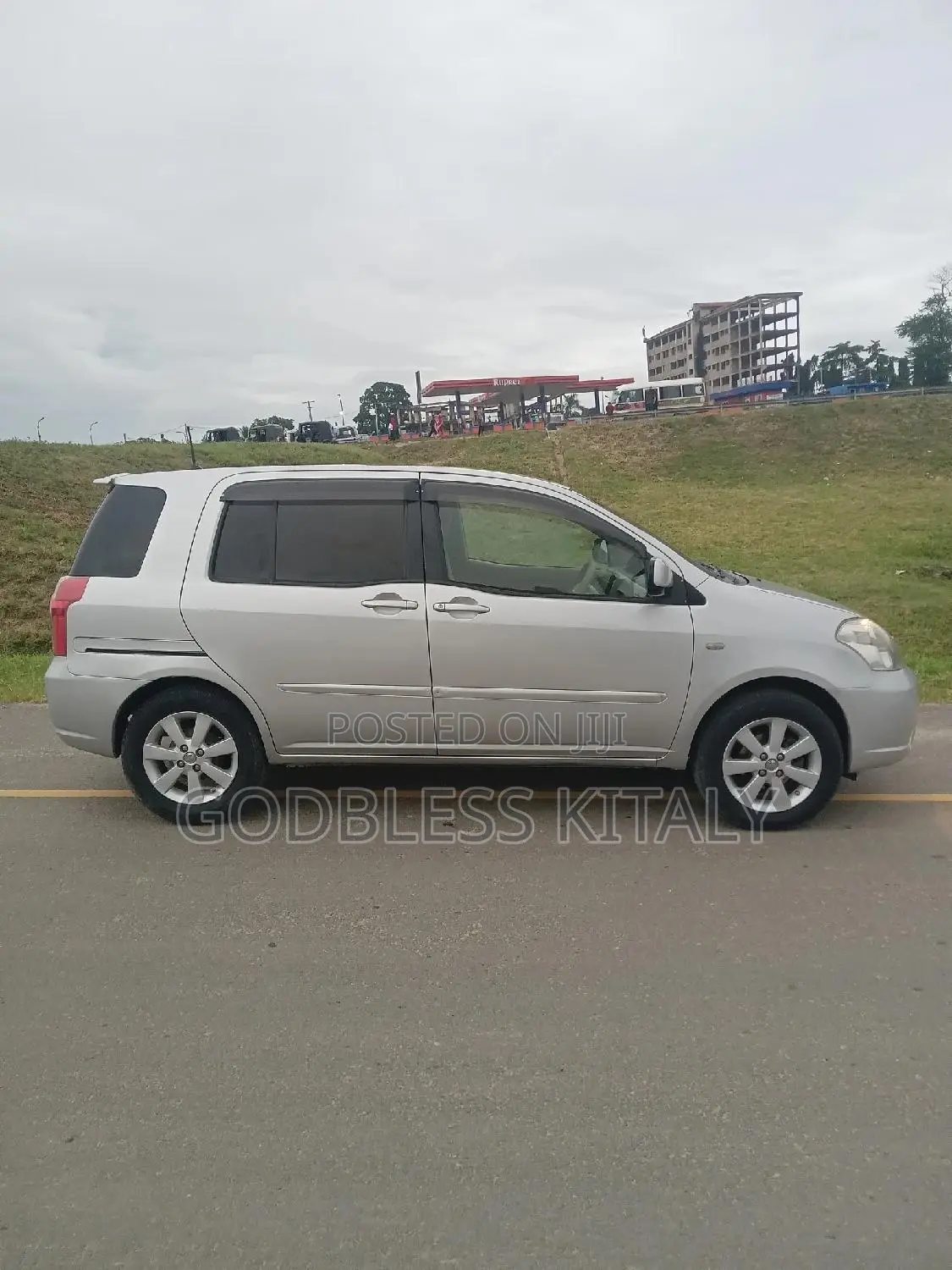Toyota Raum 2007 Silver