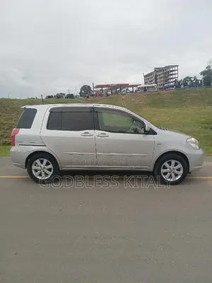 Toyota Raum 2007 Silver