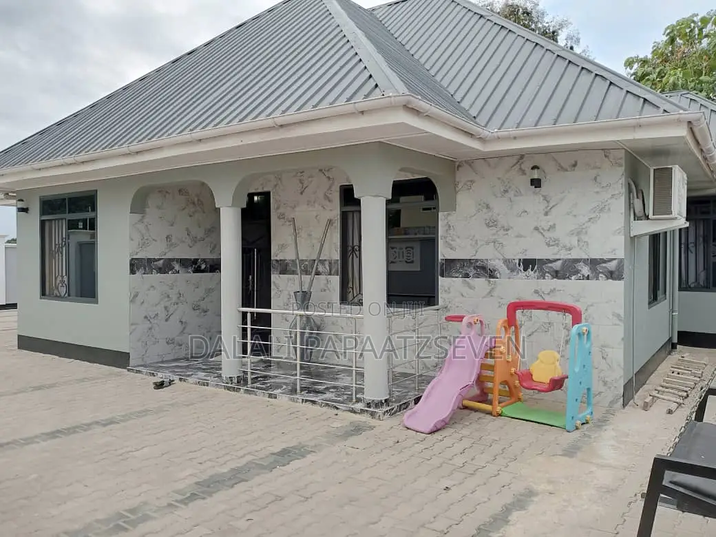 3bdrm House in Dalalipapaatzseven, Kinondoni for sale