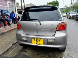 Toyota Vitz 1.3 AWD 3dr 2005 Gray