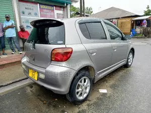 Toyota Vitz 1.3 AWD 3dr 2005 Gray