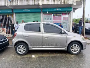 Toyota Vitz 1.3 AWD 3dr 2005 Gray