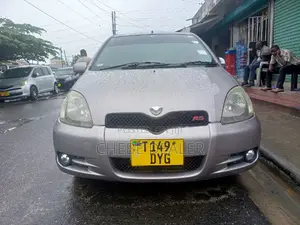 Toyota Vitz 1.3 AWD 3dr 2005 Gray