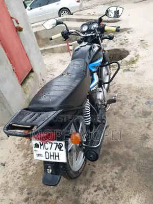 TVS HLX 125 2022 Black
