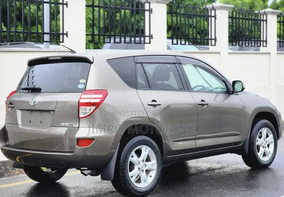 Toyota RAV4 2010 Beige