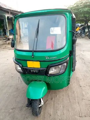 Bajaj Avenger 220 2022 Green