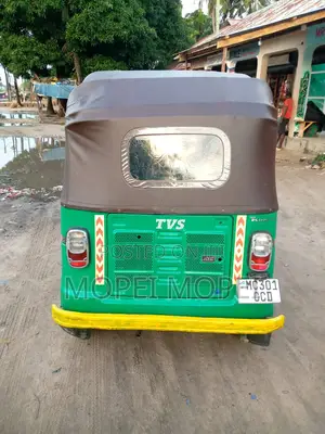 Bajaj Avenger 220 2022 Green