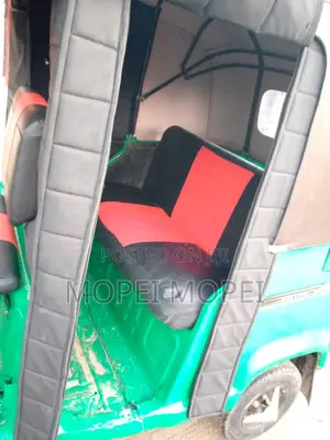 Bajaj Avenger 220 2022 Green