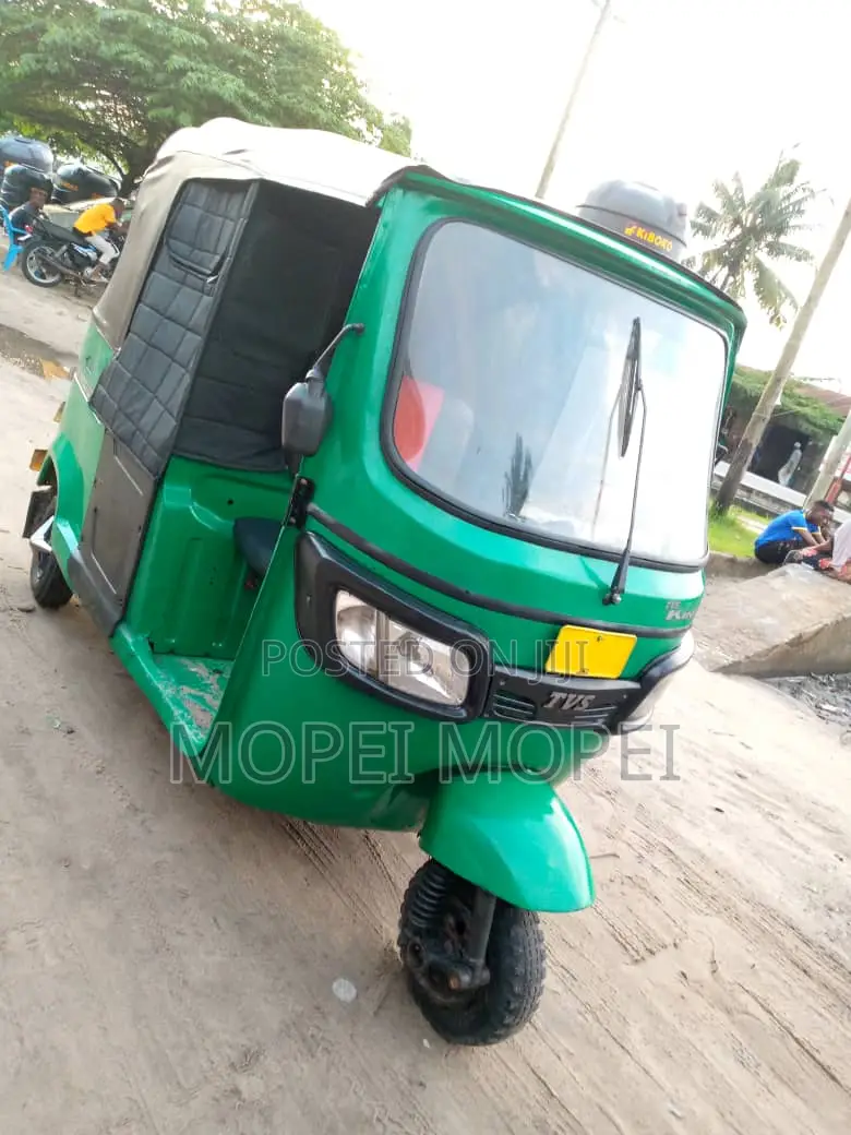 Bajaj Avenger 220 2022 Green