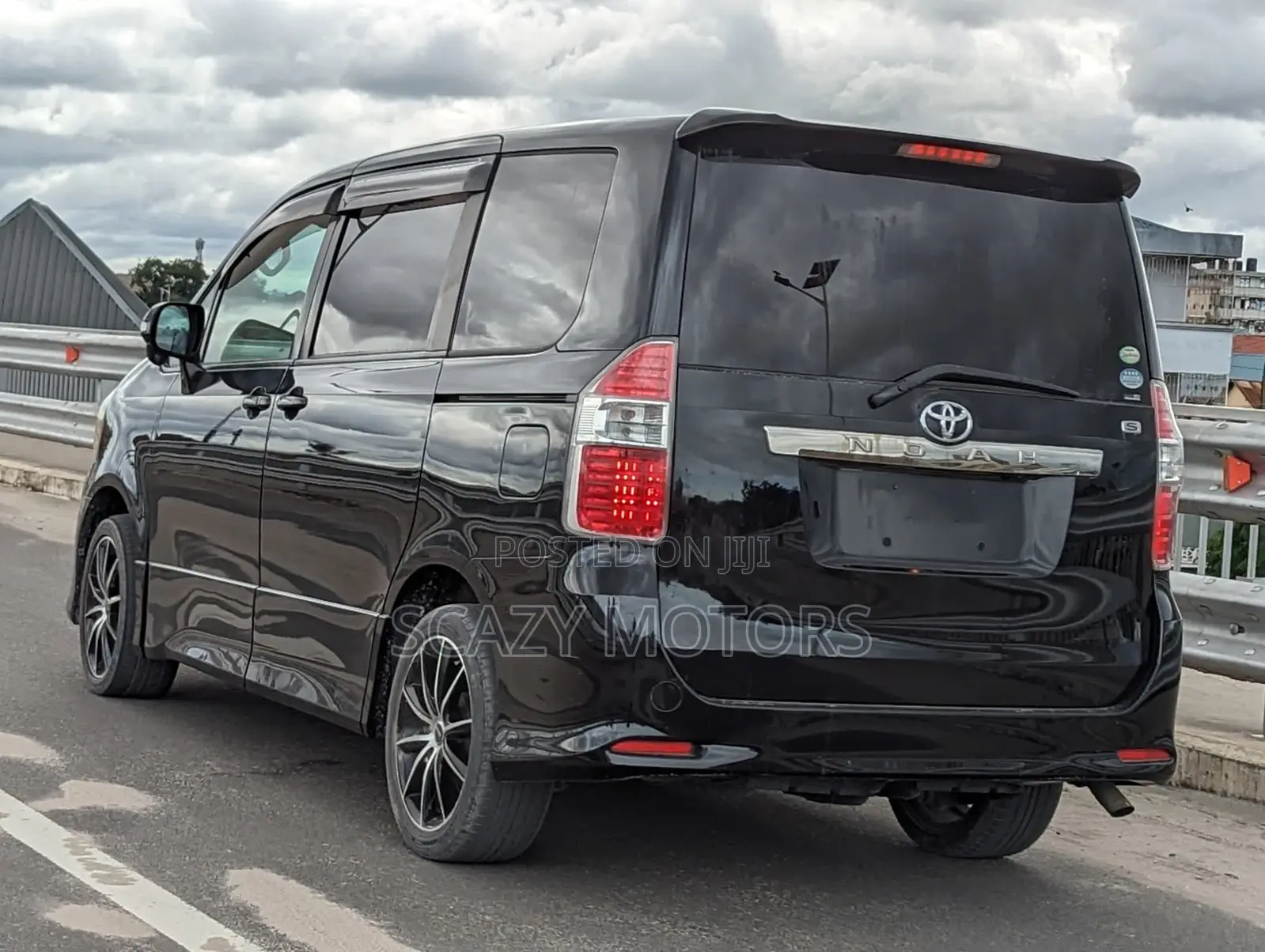Toyota Noah 2010 Black