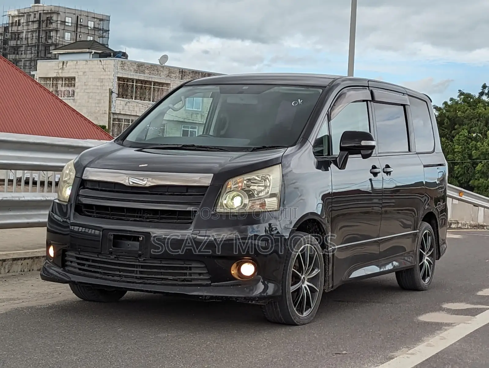 Toyota Noah 2010 Black