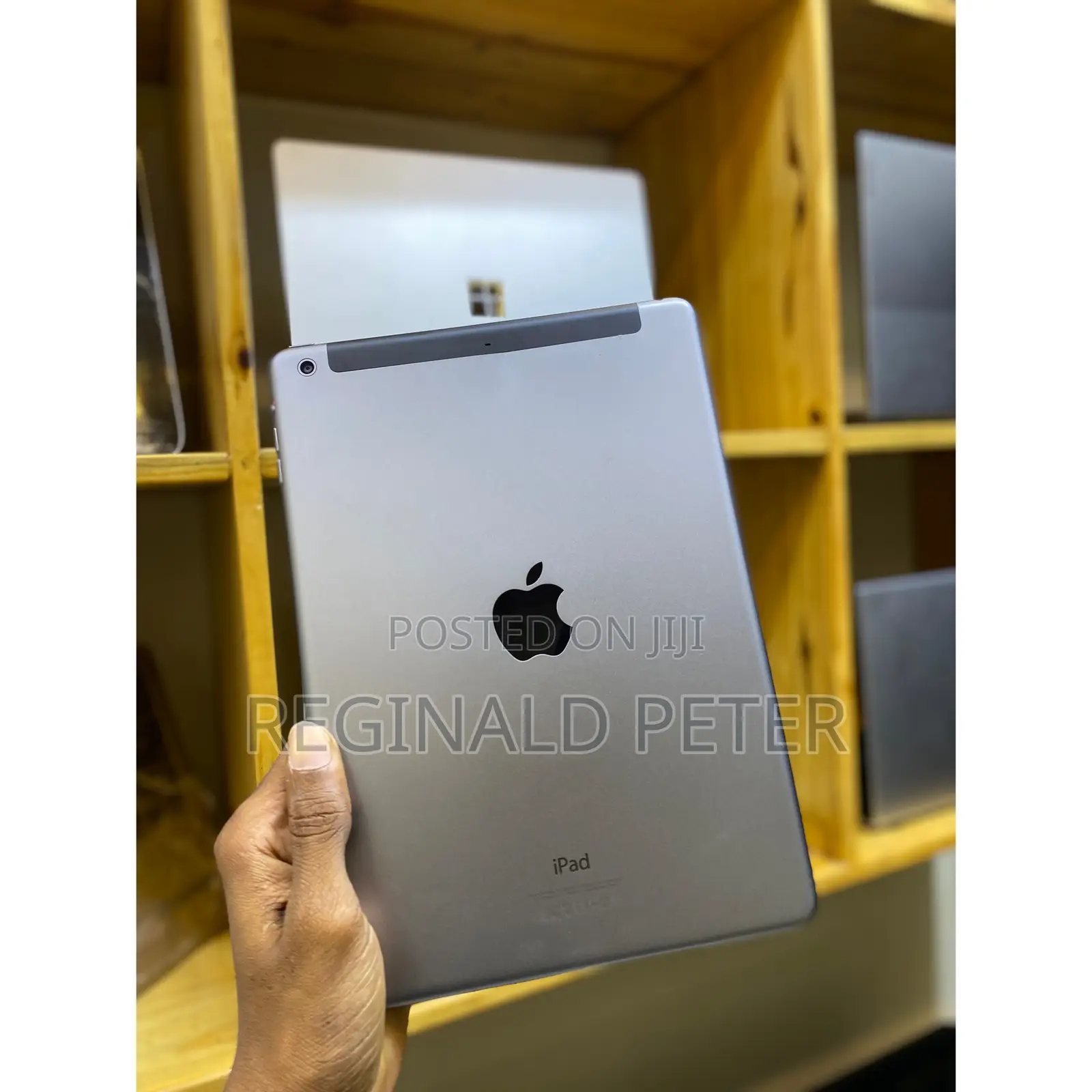 Apple iPad Air 128 GB Gray