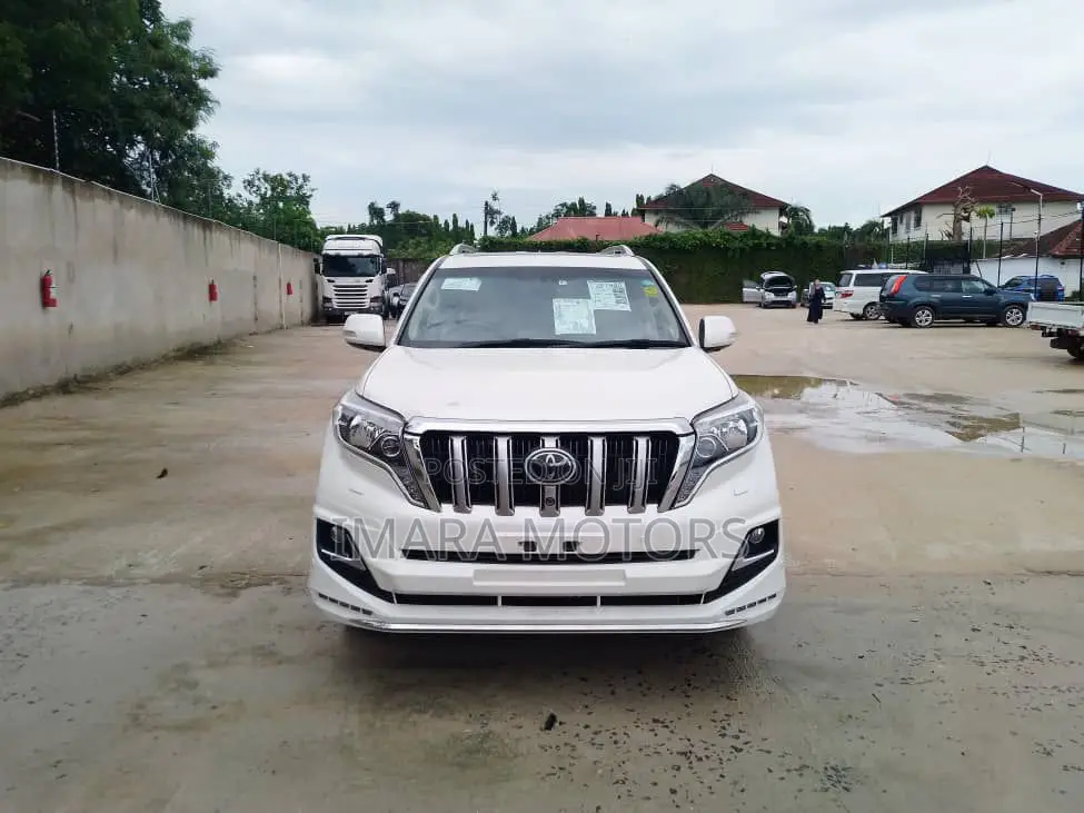 Toyota Land Cruiser Prado 2015 White