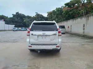 Toyota Land Cruiser Prado 2015 White