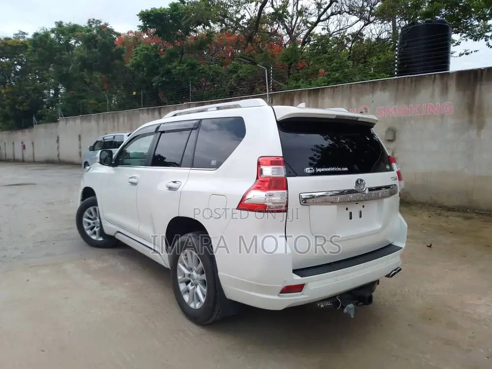 Toyota Land Cruiser Prado 2015 White