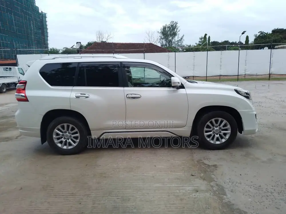 Toyota Land Cruiser Prado 2015 White