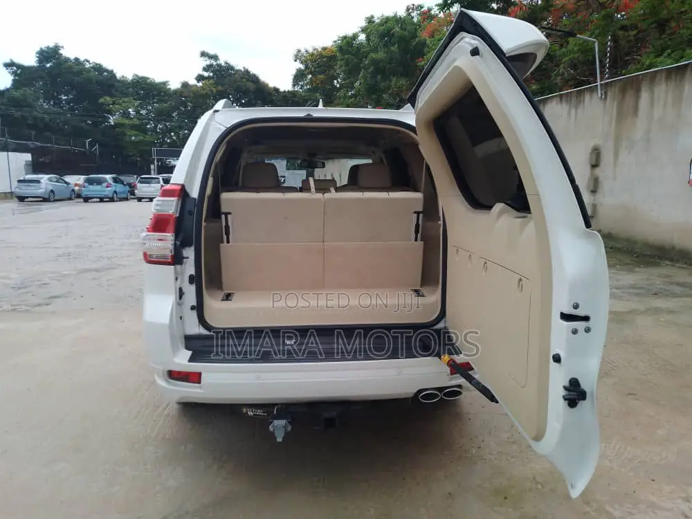 Toyota Land Cruiser Prado 2015 White