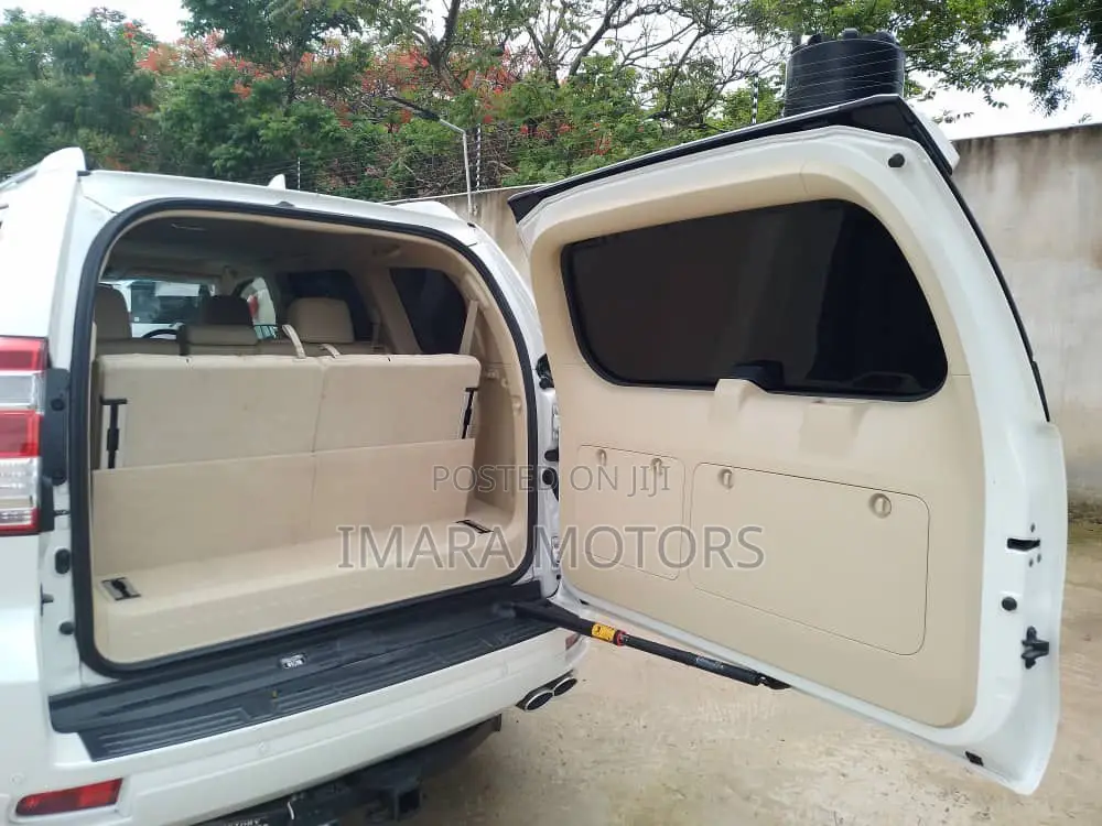 Toyota Land Cruiser Prado 2015 White