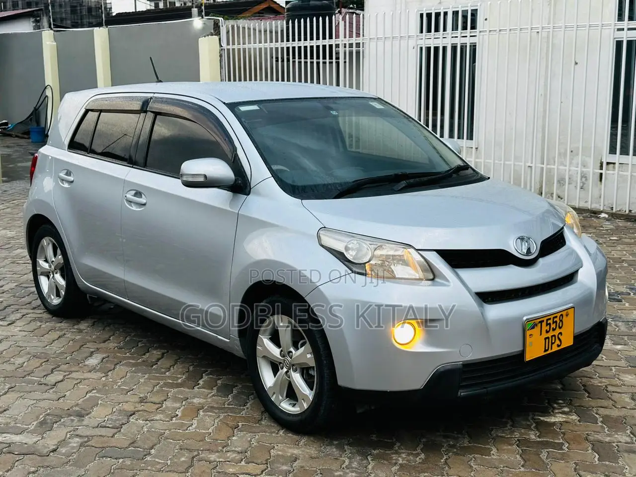 Toyota IST 2007 Silver