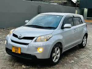 Toyota IST 2007 Silver